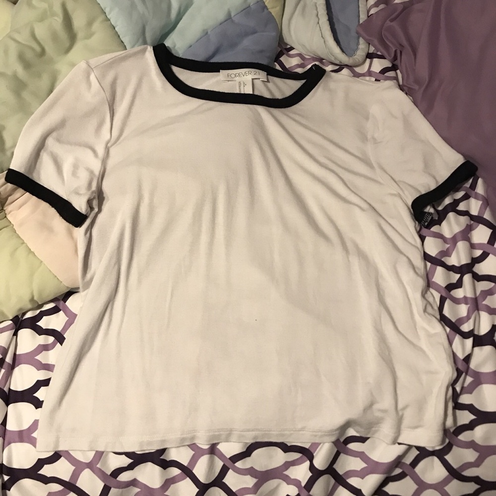 white loose cropped tee